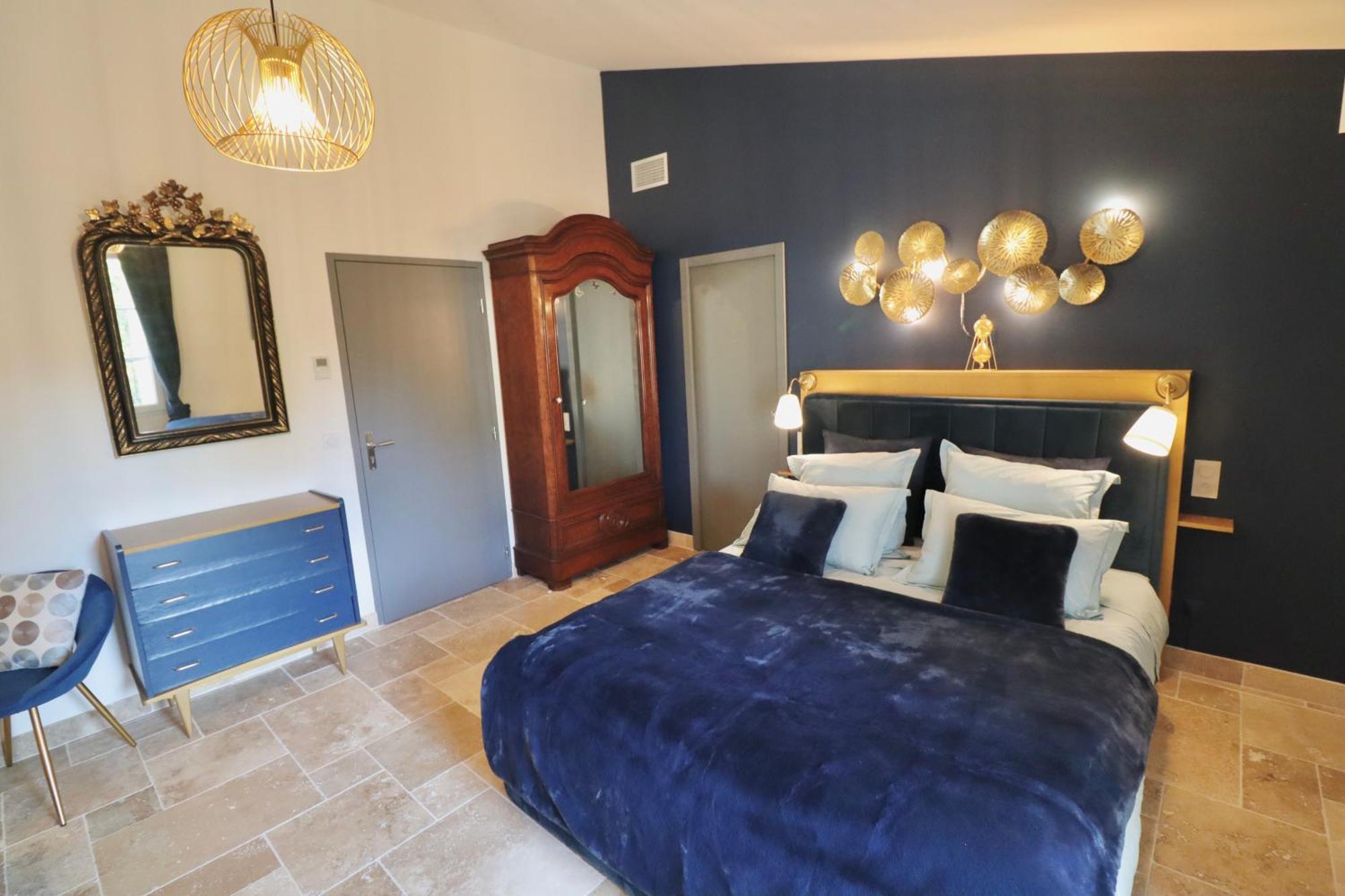 Chambres D'Hotes Avec Jacuzzi Et Piscine Au Mas De Cadoule Saint-Just  Chambre photo