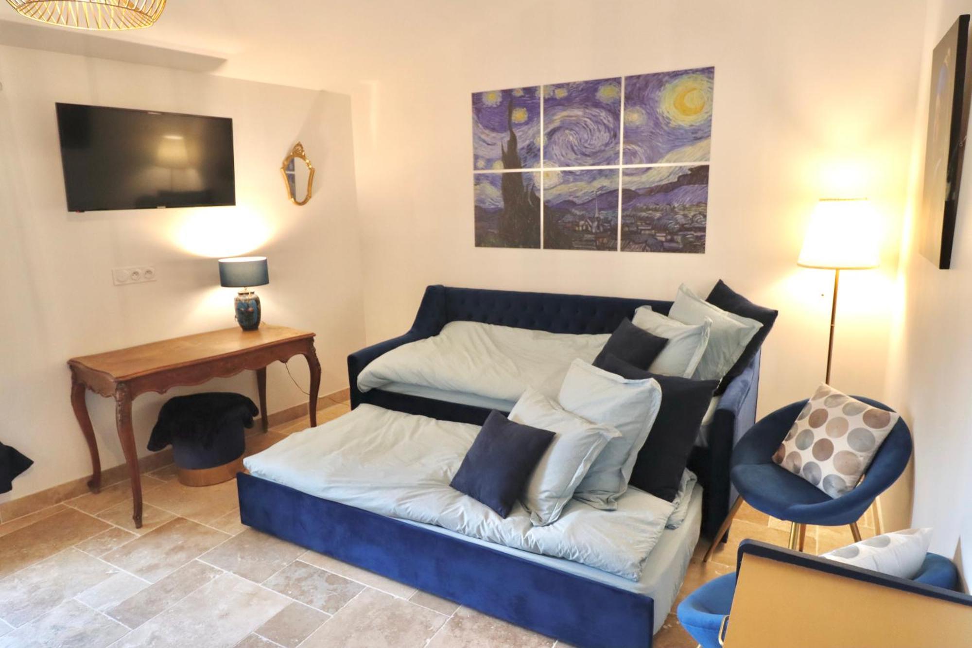Chambres D'Hotes Avec Jacuzzi Et Piscine Au Mas De Cadoule Saint-Just  Chambre photo