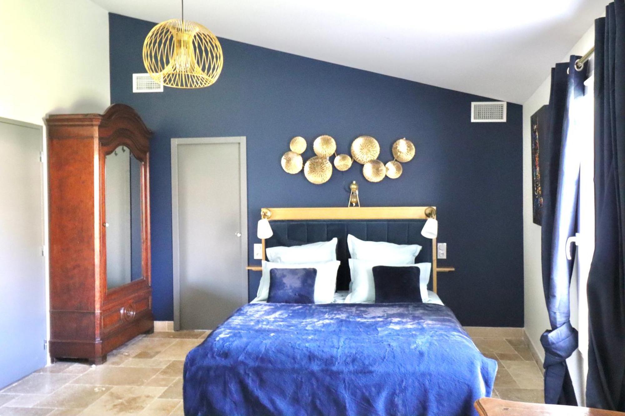 Chambres D'Hotes Avec Jacuzzi Et Piscine Au Mas De Cadoule Saint-Just  Chambre photo